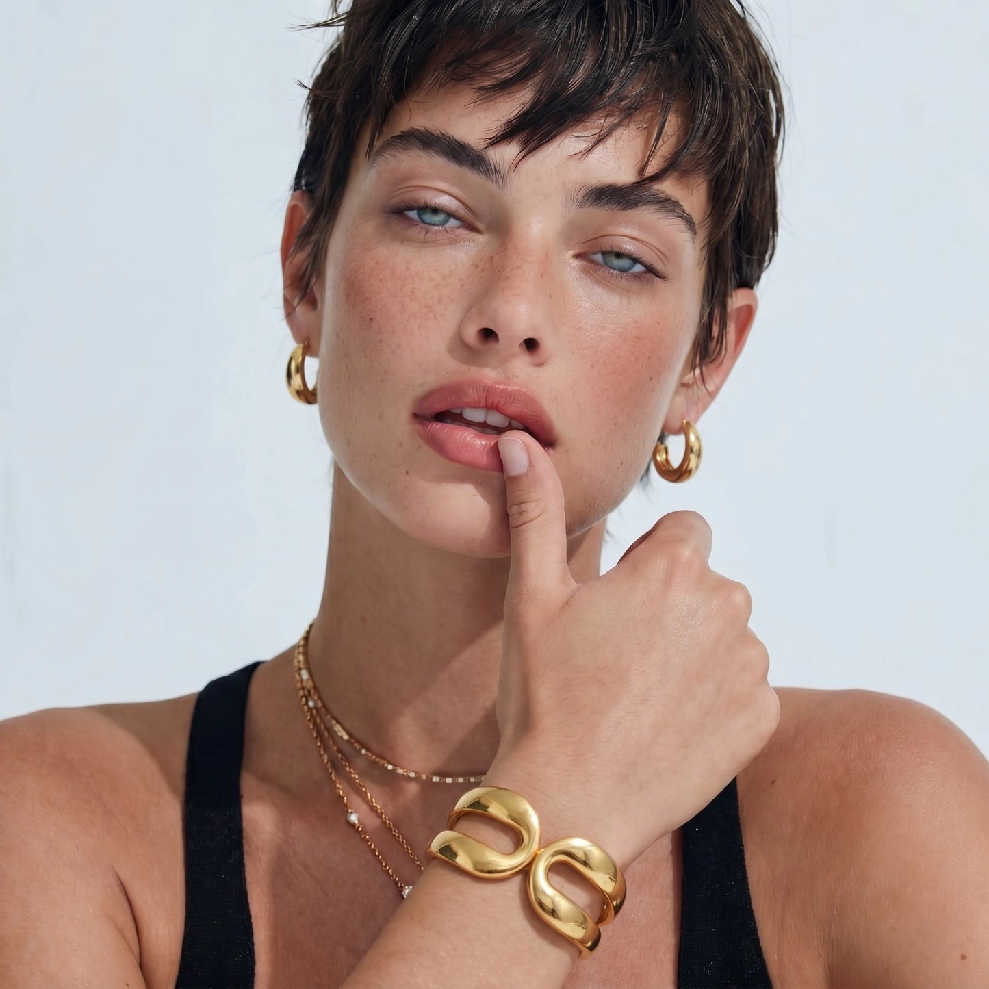 Infinite Bold Cuff by MUKUN