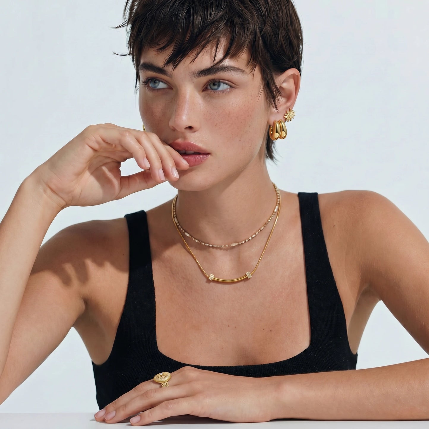 Curved Spark Bar Necklace by MUKUN